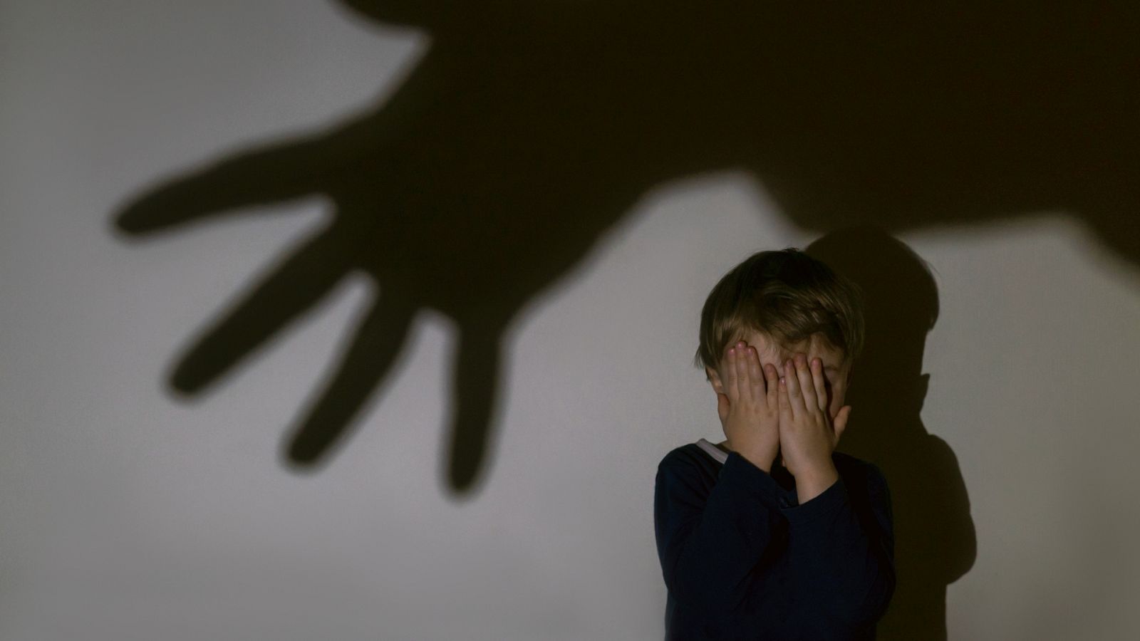 Hijos de mujeres asesinadas, las otras víctimas de la violencia machista