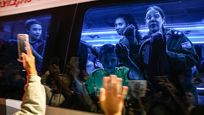 Telediario Fin de Semana - Guerra de Gaza: Hamás libera a otros 17 rehenes en el tercer dia de tregua