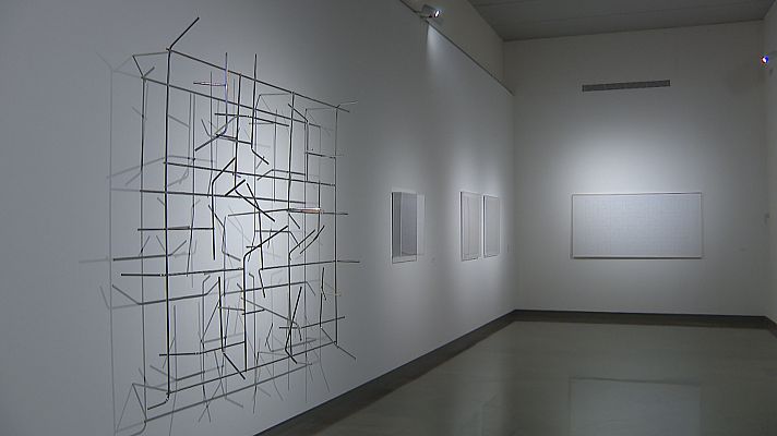 L'informatiu - Comunitat Valenciana - 'Línies presents' de Robert Ferrer: una visió personal sobre l'abstracció geomètrica