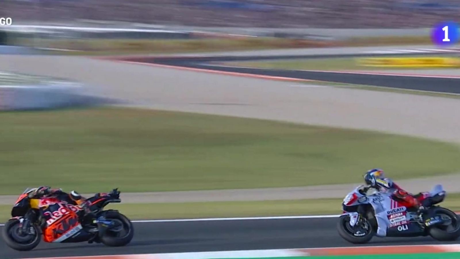 Álex Márquez, explica la 'peineta' a Binder para TVE: "Me ha sacado, ha ido recto contra mí". Ver en RTVE Play