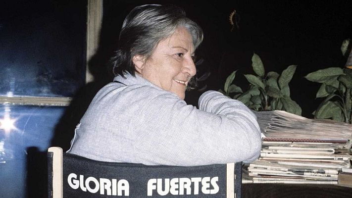 Telediario 1 - 25 años de la muerte de Gloria Fuertes