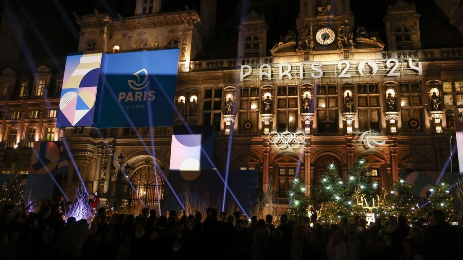 París 2024: la ciudad enciende iluminación navideña olímpica | Ver