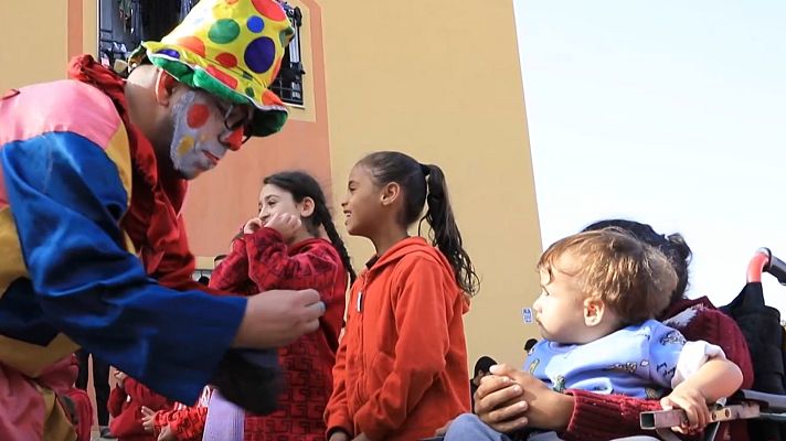 Telediario 1 - Payasos recorren la Franja de Gaza para aliviar el sufrimiento de los niños