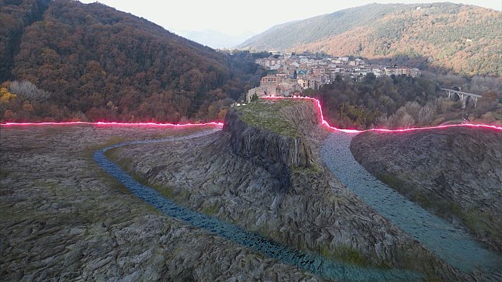 Curioseando - ¿Por qué se construyen pueblos encima de rocas?