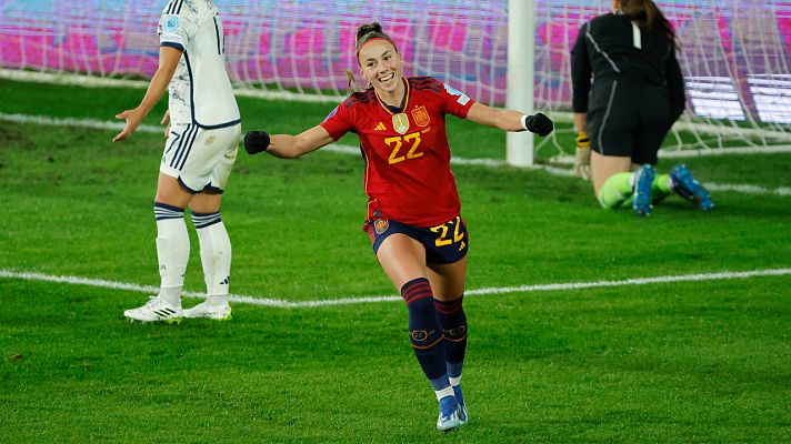 Fútbol - El golazo de Athenea del Castillo que abrió el marcador