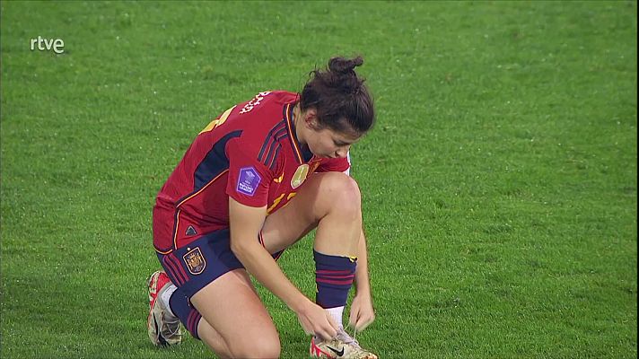 Fútbol - ¡Insólito! España salió con 10 al descanso por un error en los cambios e Italia empató en la primera jugada de la segunda parte