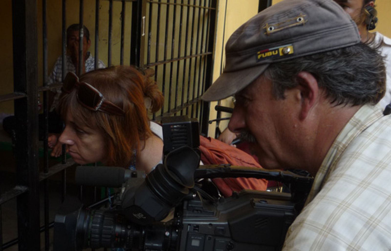 En portada - Cruzando fronteras. Así se hizo | Ver