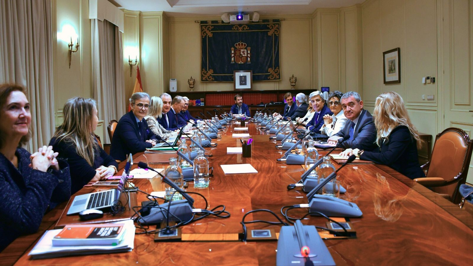 El CGPJ cumple este lunes un mandato completo de cinco años en funciones - Telediario Matinal | Ver