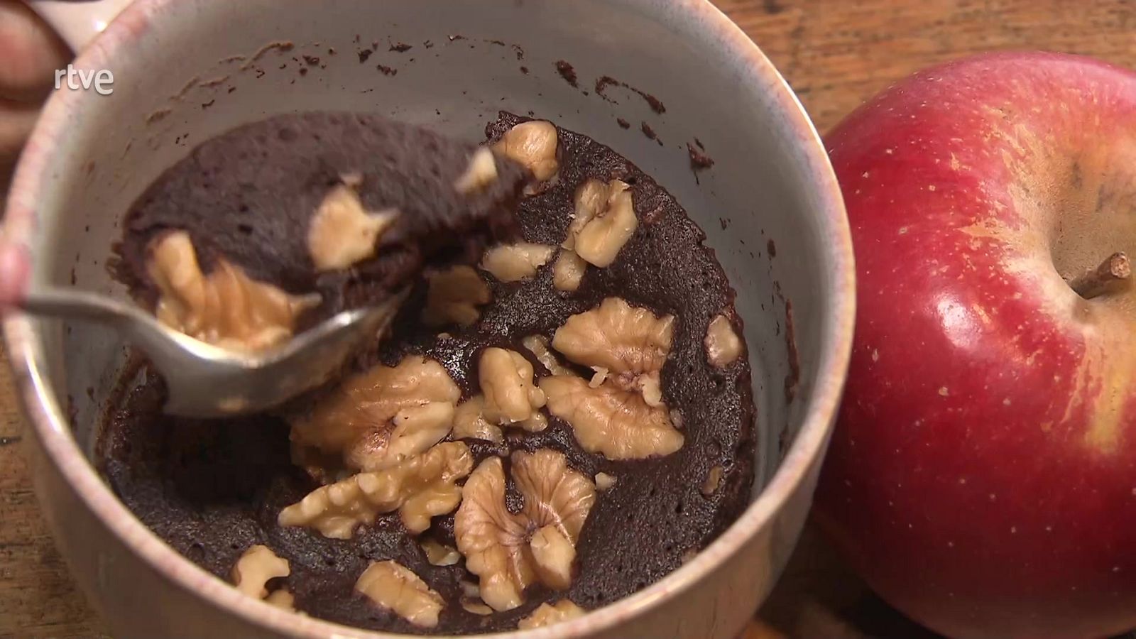 Bizcocho de manzana a la taza de la chef y nutricionista Marta Verona