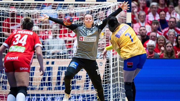 Balonmano - Show de Reinhardt en el Dinamarca-Rumanía ¡con 4 paradas desde los 7 metros!