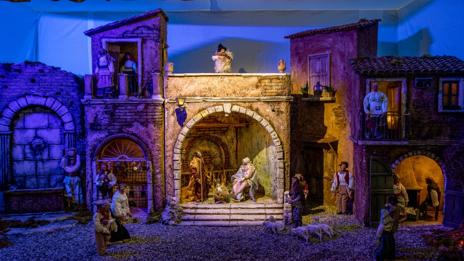 Apasionados por los belenes, símbolos de la Navidad