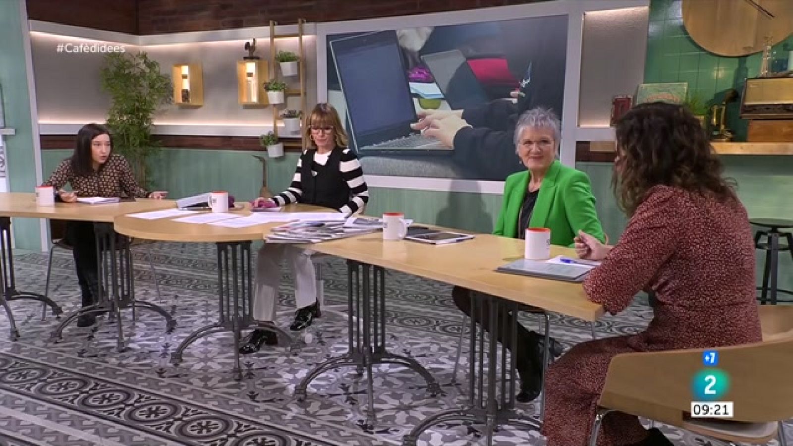 Ramon Espadaler, Sor Lucía Caram i el sistema educatiu