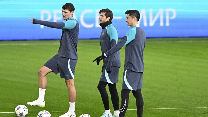 Telediario 1 - El Barça quiere ganar en Amberes para aparcar la crisis