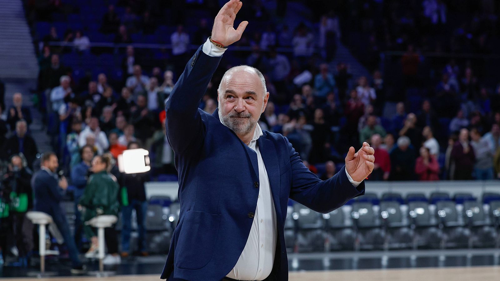 Emotivo recibimiento a Pablo Laso en su regreso a Madrid | Ver