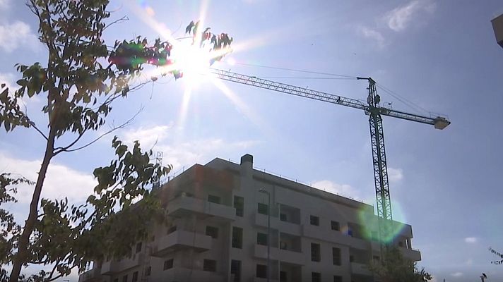 Telediario 1 - El mercado de la vivienda no superará el récord de compraventas en 2024