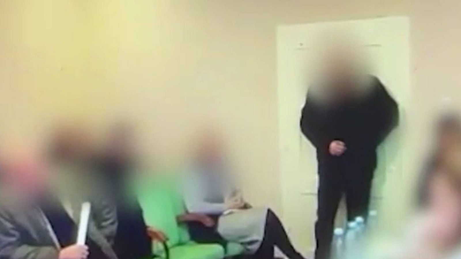 Un concejal con una granada hiere a 26 personas en el ayuntamiento ucraniano de Keretsk