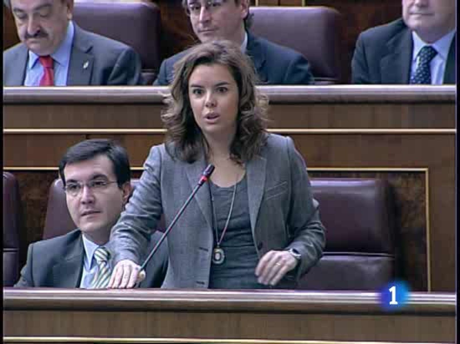 La portavoz del PP ha dirigido hoy sus preguntas por primera vez a  a la vicepresidenta económica del Gobierno | Ver