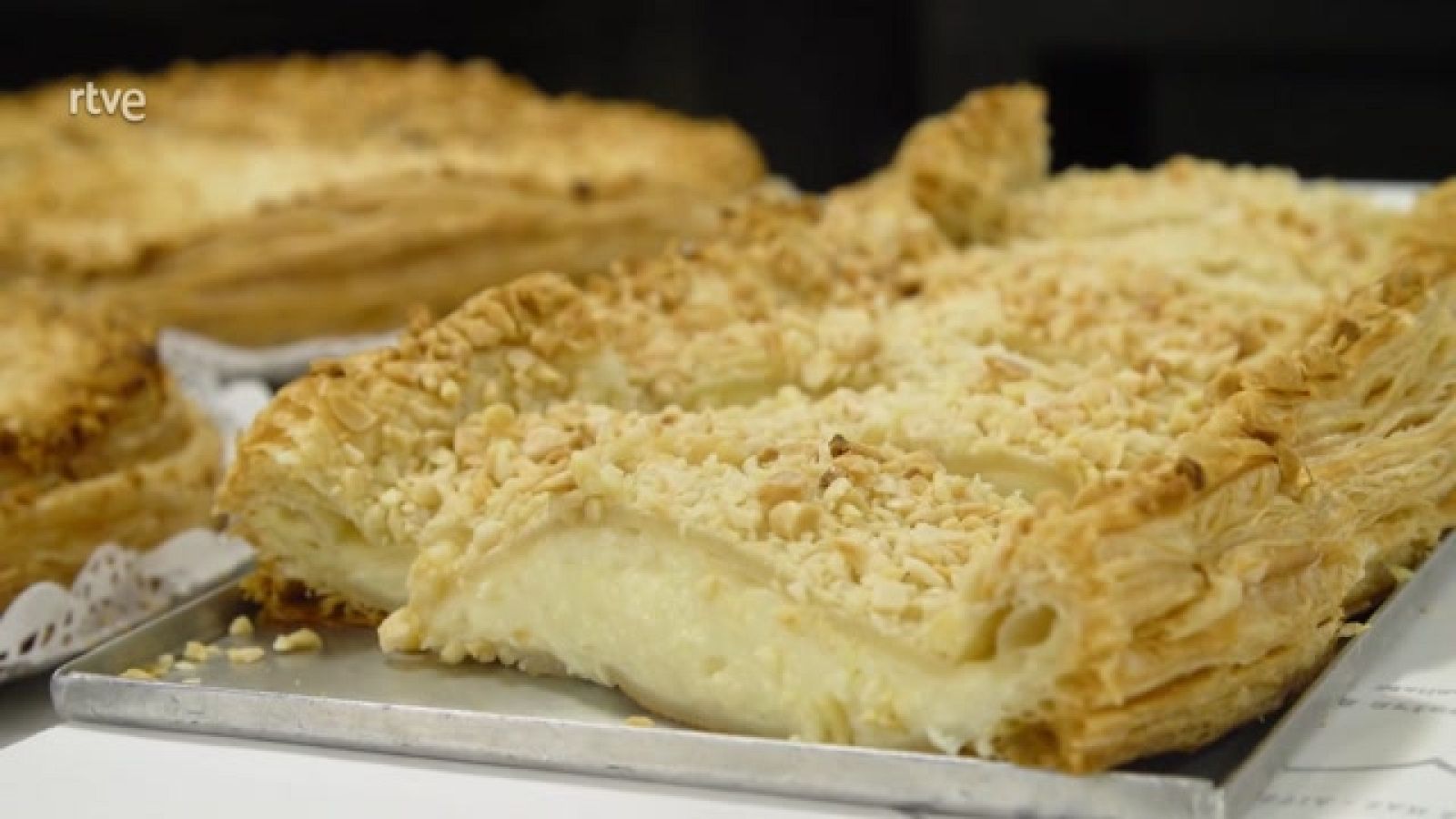 Los secretos de la panchineta: el delicioso hojaldre con crema - Ahora o nunca | Ver