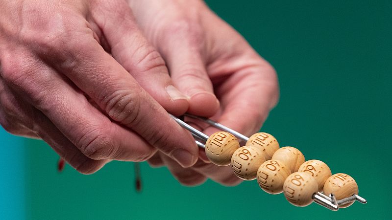 El 'premio de consolación' de la Lotería de Navidad: croquetas a cambio de décimos no premiados