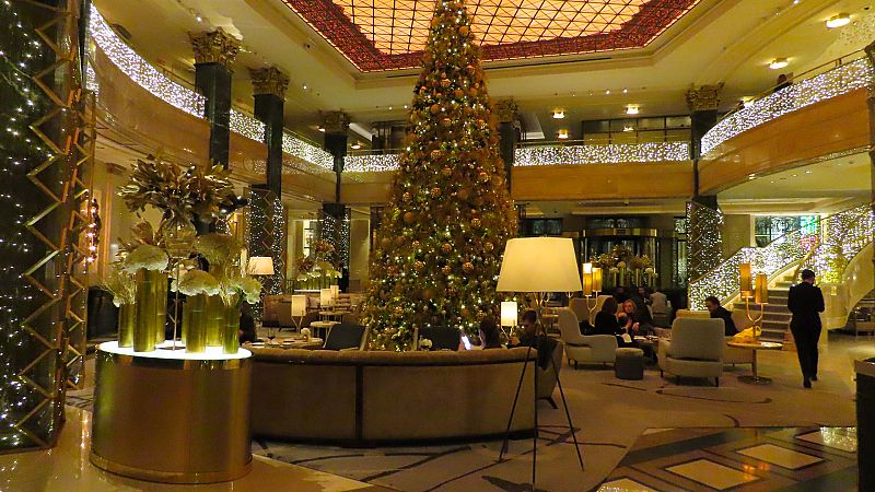 Una Navidad de 5 estrellas no apta para todos los bolsillos | Ver