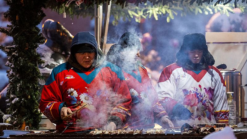 La debilidad del rublo provoca en Rusia un éxodo de trabajadores de Asia Central | Ver