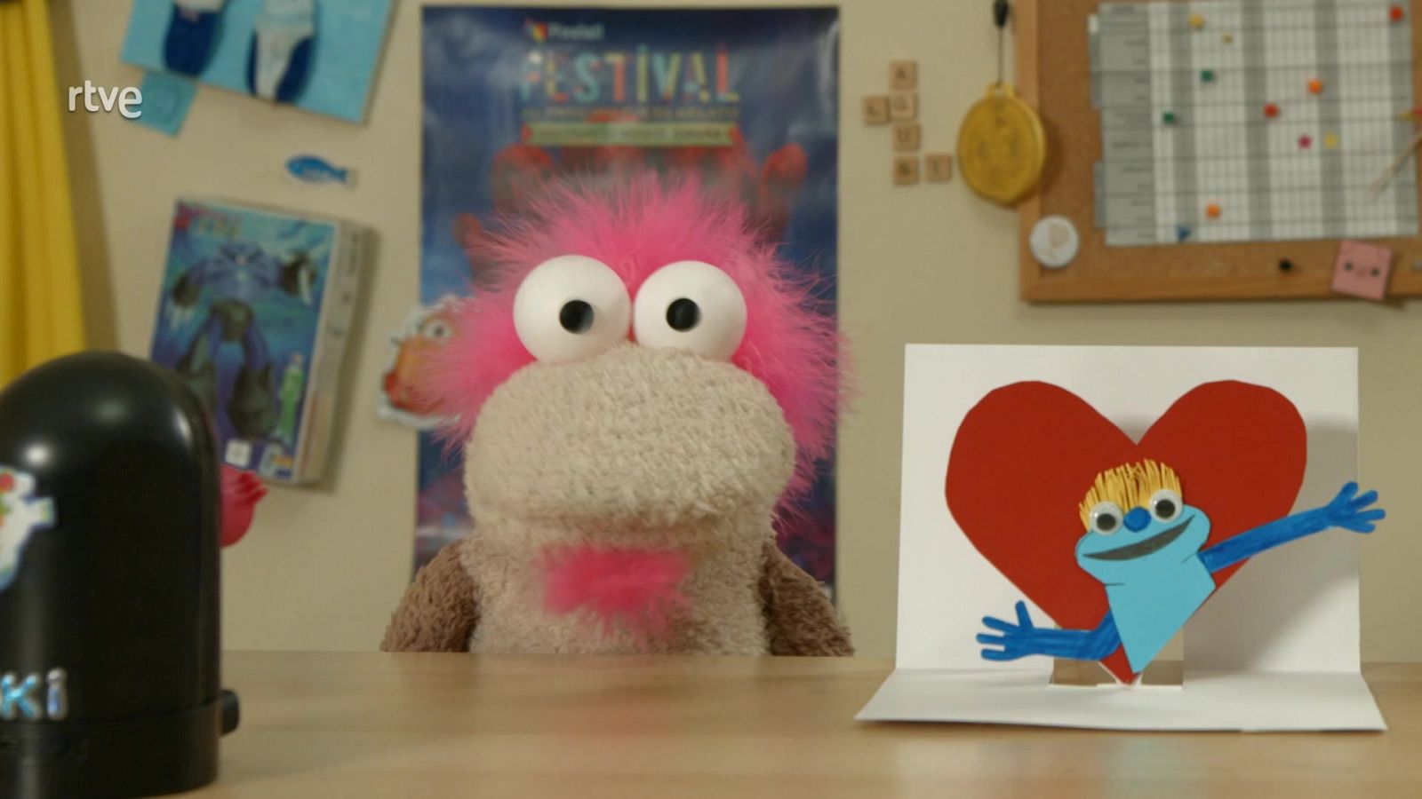 Maqueta de papel - Agus & Lui: Churros y Crafts | Ver