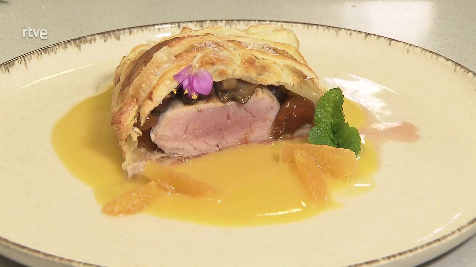 Solomillo hojaldrado a la mandarina