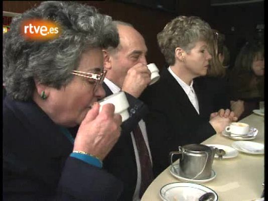 Programas y Concursos en el Archivo de RTVE - La cafetería "La Calesera" (1992)