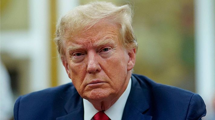 Telediario 2 - Maine se convierte en el segundo estado en prohibir a Trump presentarse a las elecciones