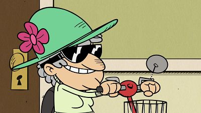 Perros viejos - Una casa de locos | Ver