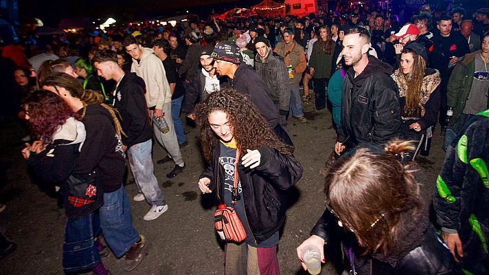 Telediario 2 - Un centenar de efectivos de la Guardia Civil controla el entorno de la fiesta ilegal de Fuente Álamo