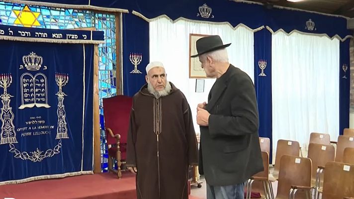 Telediario 2 - La "nueva Jerusalén": la calle parisina en la que conviven pacíficamente judíos, musulmanes y cristianos