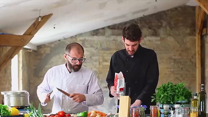 Telediario 1 - Un restaurante en Berlín gestionado entre un israelí y un palestino busca el entendimiento a través de la comida