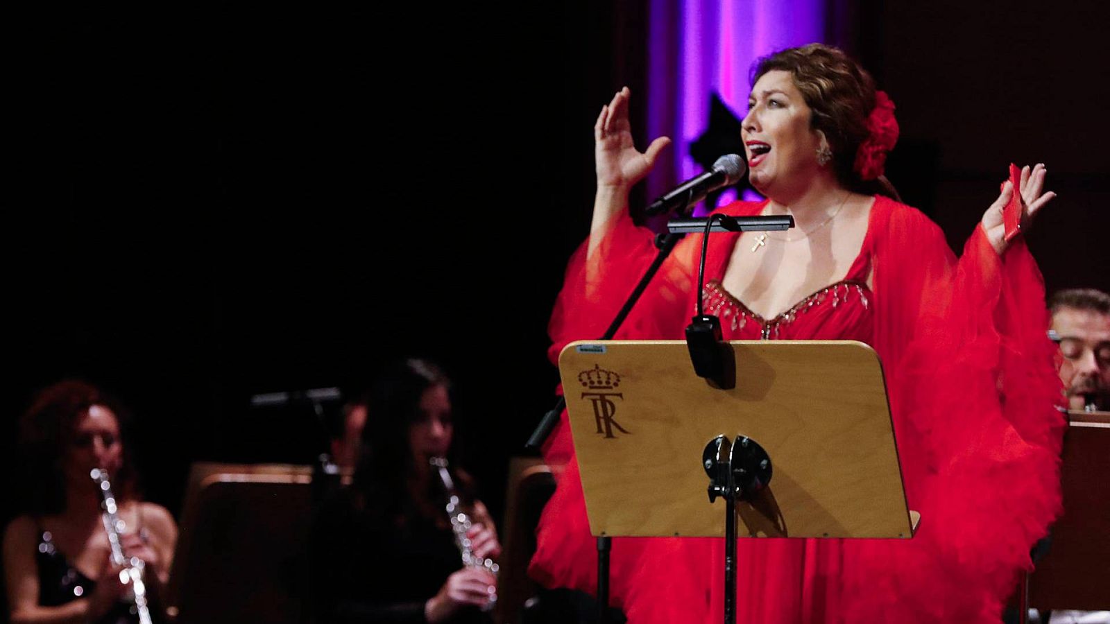 Estrella Morente abre su primer concierto de Reyes en el Teatro Real