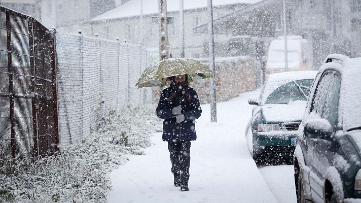 Telediario Fin de Semana - Un día de Reyes pasado por nieve tras una larga espera por ver los primeros copos