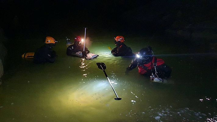 Telediario Fin de Semana - El temporal de lluvias atrapa a cinco personas en una cueva de Eslovenia