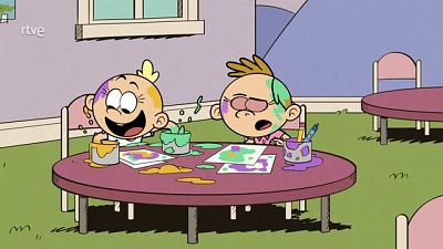 Algo se está rompiendo - Una casa de locos | Ver