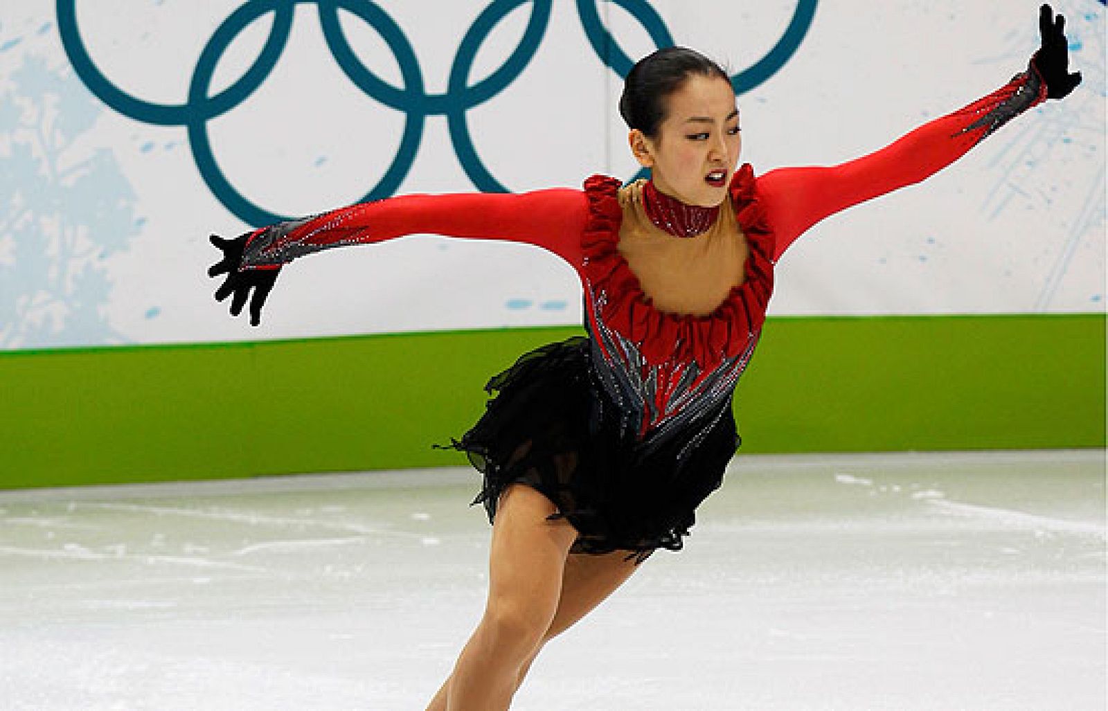 La patinadora japonesa Mao Asada no pudo superar a la favorita y se quedó en el segundo puesto del cajón.