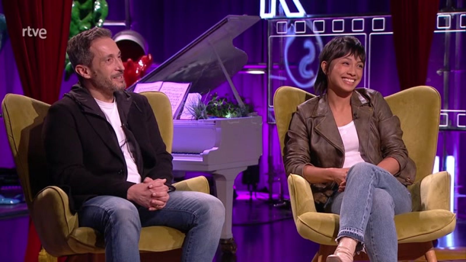 Culturas 2 - Entrevista a Salvador Calvo y Alexandra Masangkay - Ver ahora