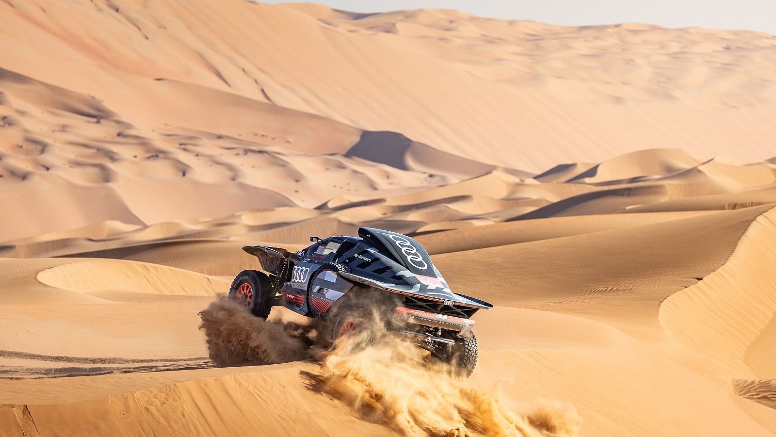 Carlos Sainz tras colocarse líder: "Muy contento de esta primera semana, pero la segunda va a ser dura" - Ver ahora en RTVE PLAY