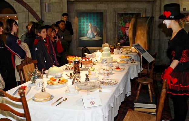  - La Alicia de Burton, de exposición