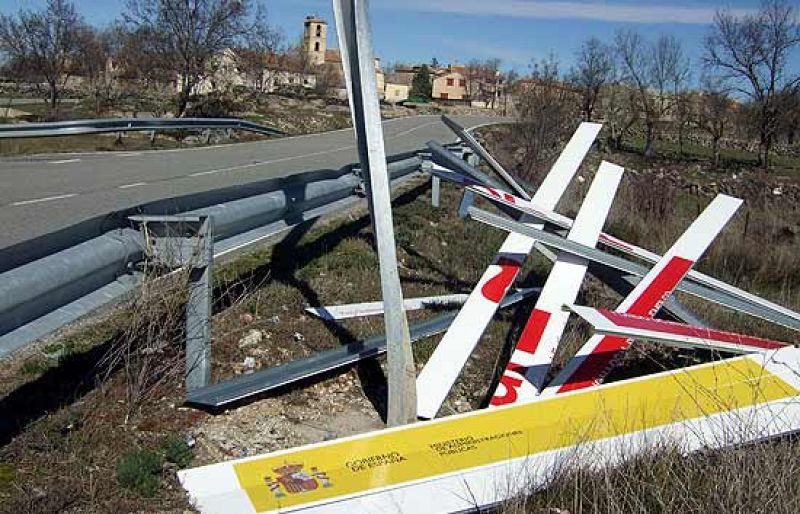 Telediario fin de semana en cuatro minutos - 28/03/10 | Ver