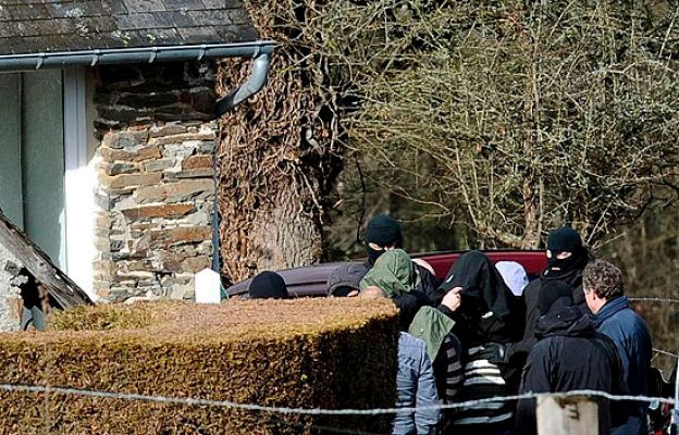 Telediario 1 - Telediario en 4' - 28/02/10