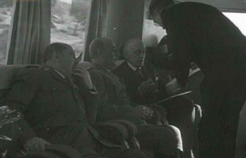 El dos de marzo de 1950 Francisco Franco inaugura los Talgo II | Ver