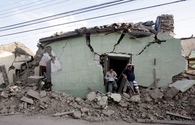  - Chile, bajo toque de queda
