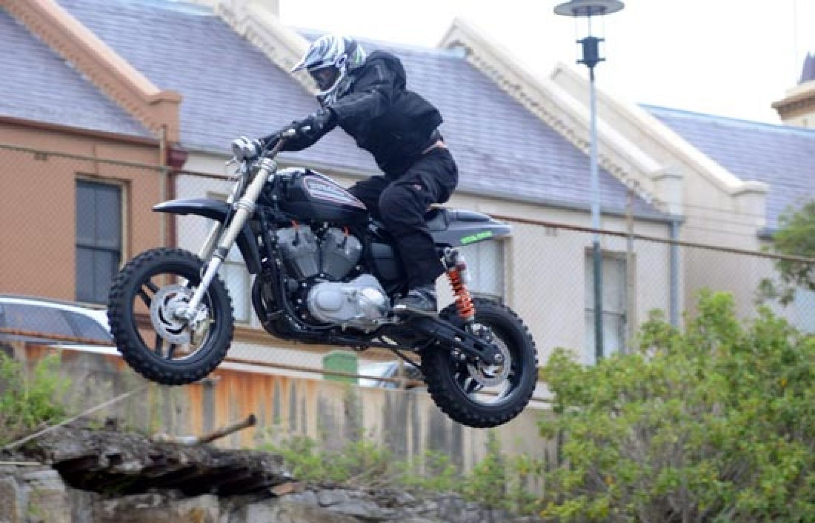 El mayor salto con una Harley | Ver