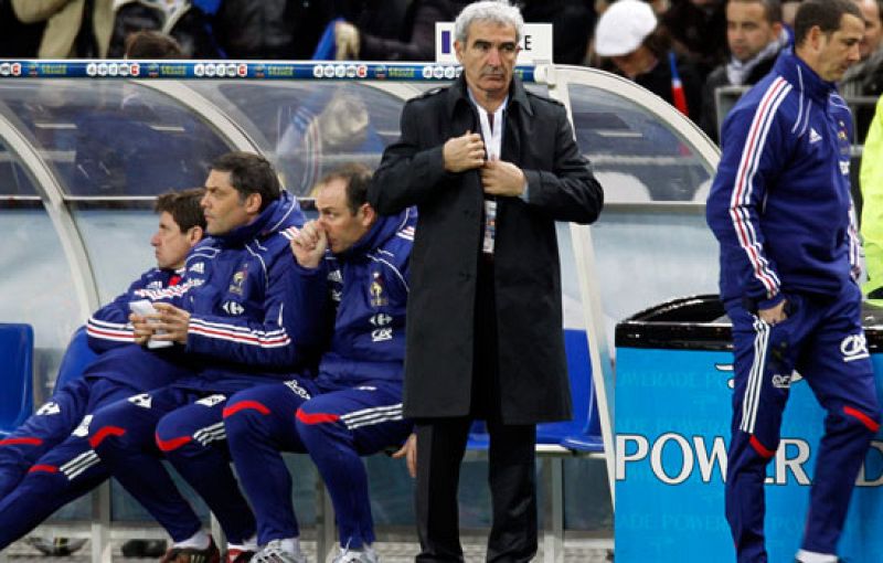 El público francés se rinde ante la Roja