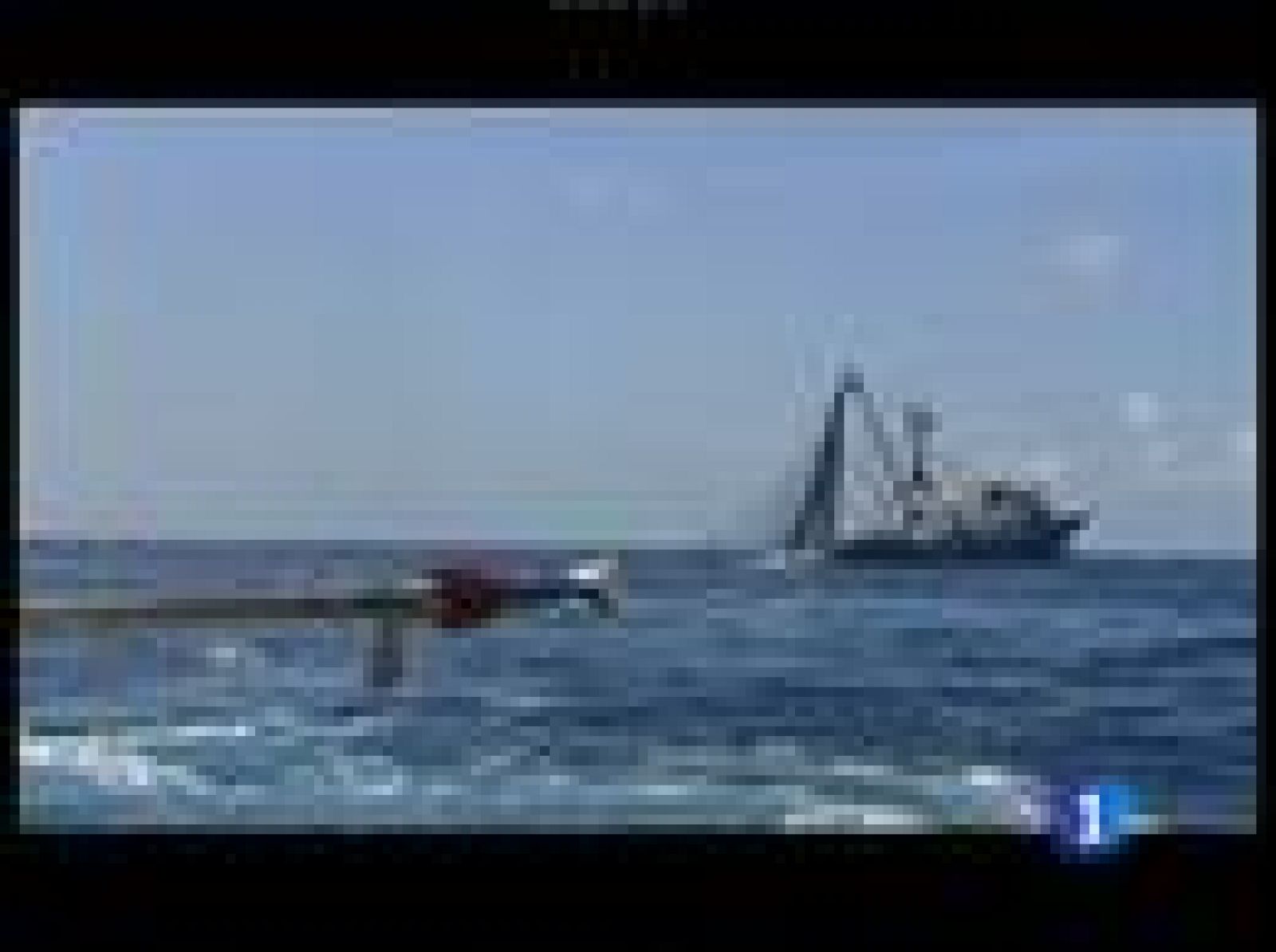 Un atunero vasco escapa de los piratas en el Índico | Ver