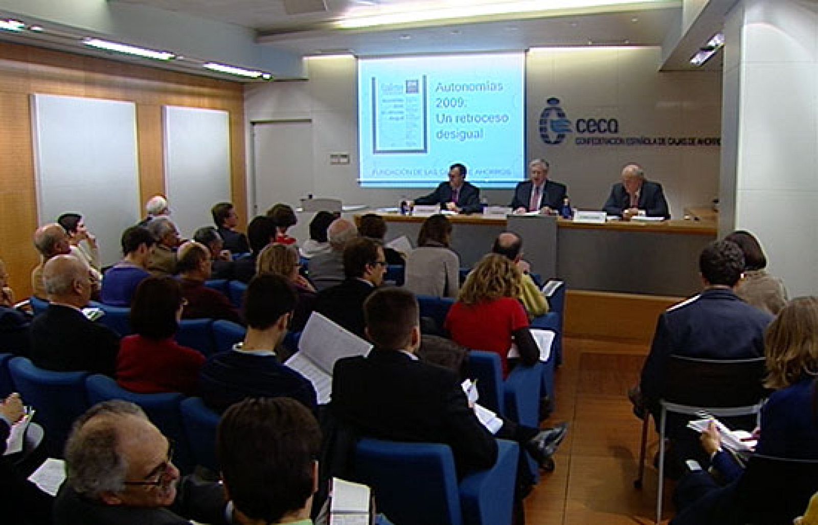 Funcas calcula que el PIB en España se contraerá siete décimas en 2010 | Ver