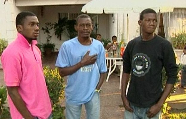  - Familia sobrevive dos terremotos